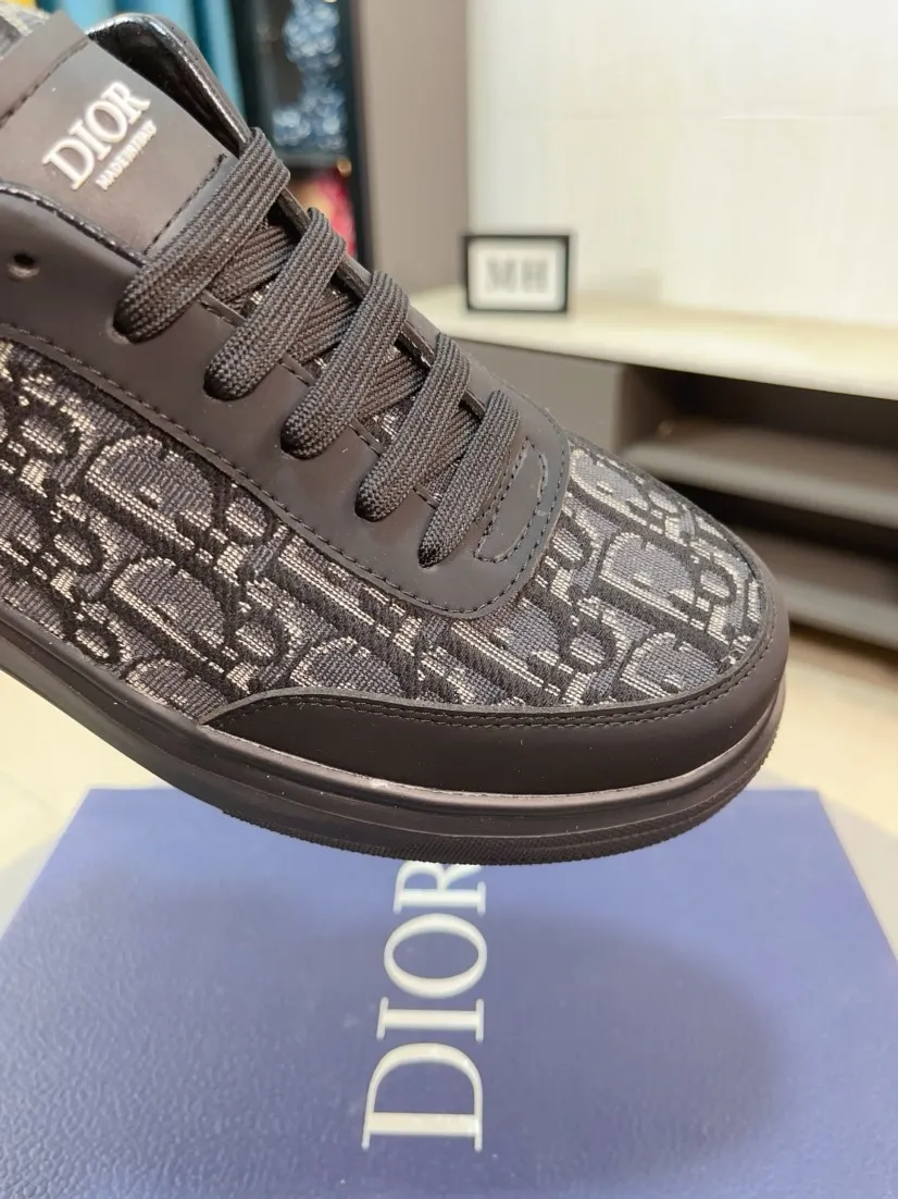 Men's shoes 💰400🌹🌹【Dior】Best-selling official website world premiere 🔝High-end men's shoes brand official website latest series: uppers are made of imported cowhide with special fabrics➕mesh breathable lining. Make walking more convenient and comfortable! Compared with the official quality, Midea’s 1:1 replica. Create a fashionable personality to set off your uniqueness! A must-have for trendy men! Classic style. Men's sizes: 38-44.